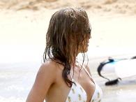 Jessica Alba w bikini na Hawajach